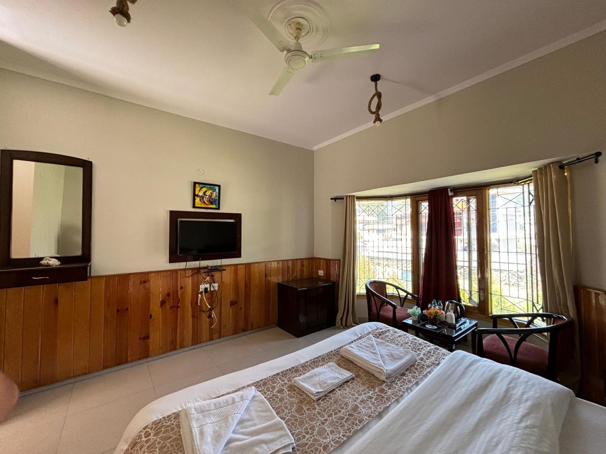 Ivy The Boutique Hotel Near Neem Karoli Temple Nainital Luaran gambar