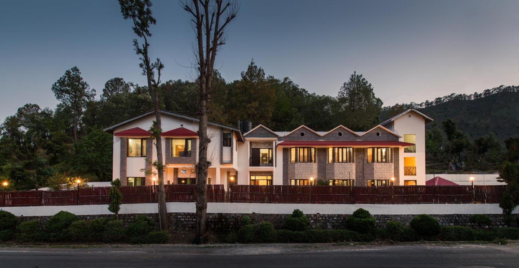 Ivy The Boutique Hotel Near Neem Karoli Temple Nainital Luaran gambar